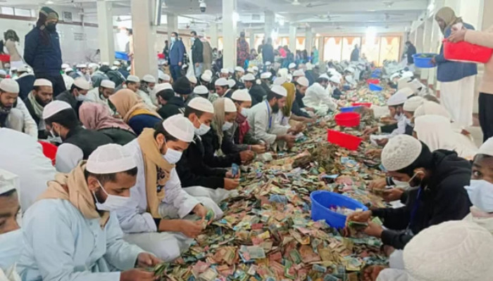 পাগলা মসজিদের সিন্দুক খুলে পাওয়া গেল ৩৫ বস্তা টাকা, স্বর্ণালংকার ও বৈদেশিক মুদ্রা